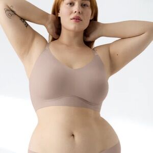 True & Co True Body Lift Triangle Adjustable Strap Bra Size S Mink Neutral Comfy